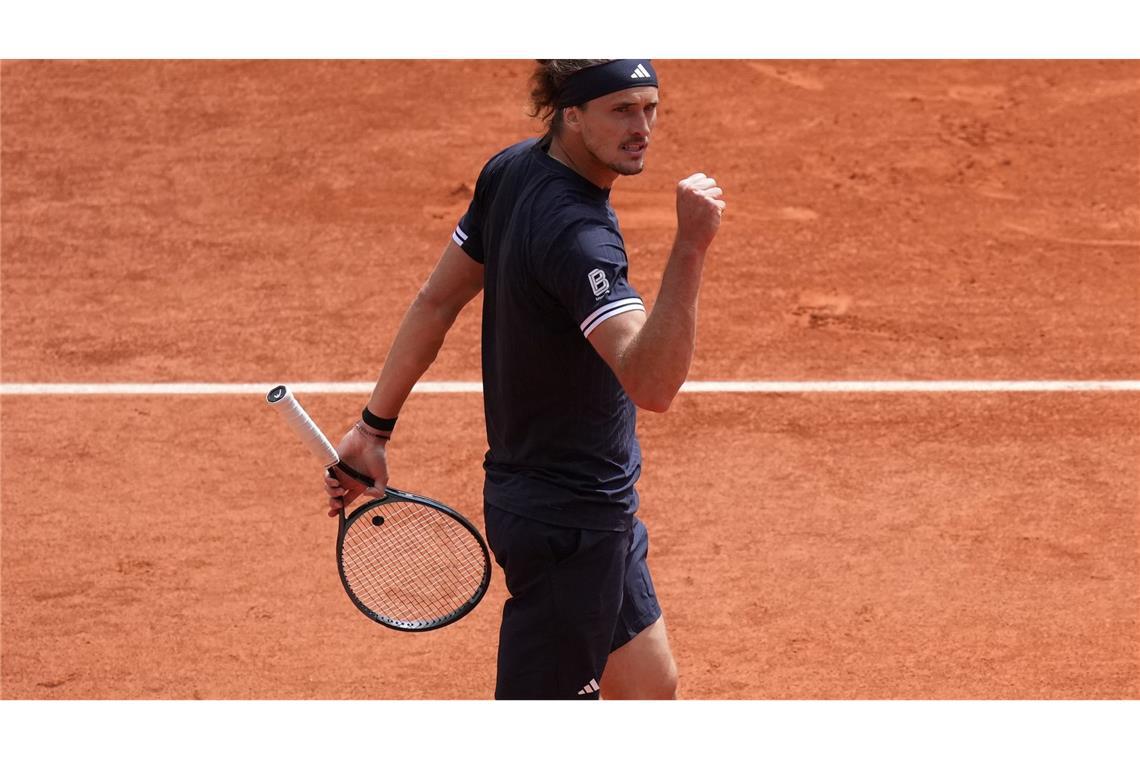 Tennis, Männer, Grand Slam, French Open, Halbfinale, Mensik (Tschechien) - Zverev (Deutschland): Alexander Zverev jubelt.