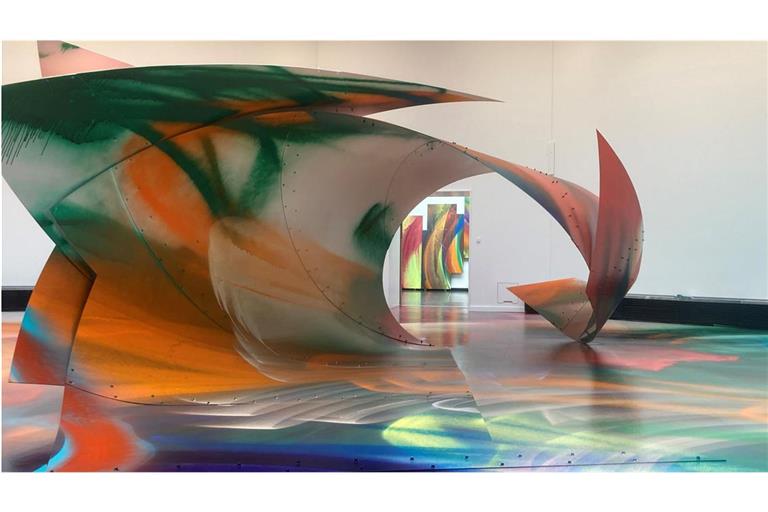„The Sprayed Dear“ heißt Katharina Grosses  zentrale, für den Kuppelsaal des  Kunstgebäudes am Schlossplatz  entstandene Arbeit.
