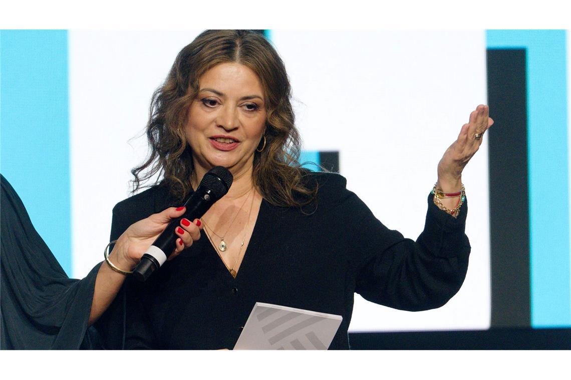 Themen wie Rassismus, Rechtsradikalismus oder die prekäre Lage im Gesundheitssystem würden in den Filmen auf vielfältige Weise erzählt, lobte Grimme-Chefin Çiğdem Uzunoğlu.