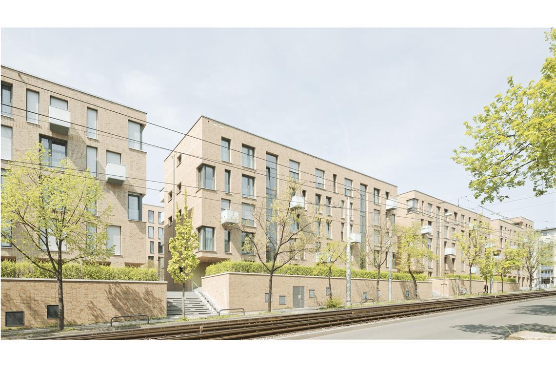 Die schönsten Ideen fürs bessere Wohnen in Stuttgart erleben Themenspaziergänge mitten in der Stadt etwa zum preisgekrönten Quartier Rosenstein, sind während des IBA-Festivals möglich.
