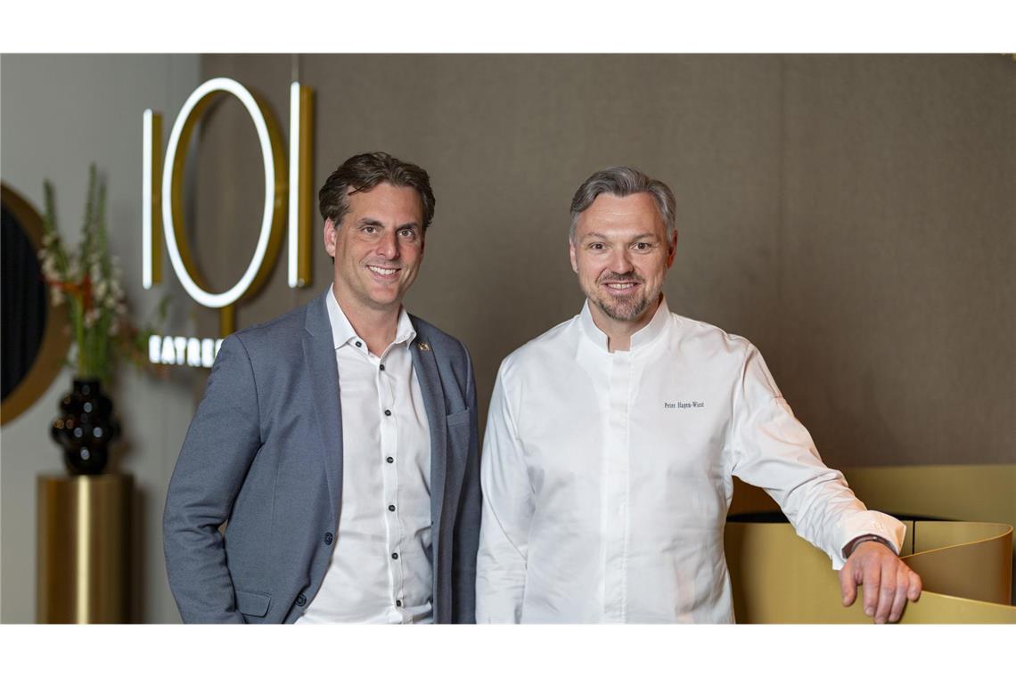 Neuer Küchenchef in „Floating Chair“- Restaurant im Europa-Park Thomas Mack,Geschäftsführer von Eatrenalin und geschäftsführender Gesellschafter des Europa-Parks, freut sich, dass nun Peter Hagen-Wiest auch das Eatrenalin kulinarisch verantwortet.