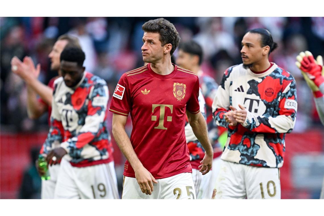 Den Bayern vergeht das Lächeln: "Lektionen" vor Leverkusen Thomas Müllers (M) Laune war nach dem Bochum-Flop erstmal dahin.