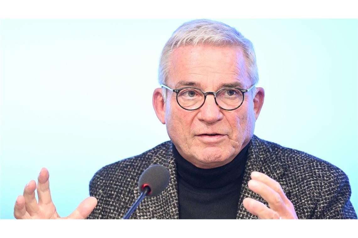 Strobl: Nationalität von Straftätern künftig aktiv nennen Thomas Strobl (CDU), Innenminister von Baden-Württemberg, will eine einheitliche Verfahrensweisen in Bund und Land bei der Nennung von Nationalitäten bei Straftaten.