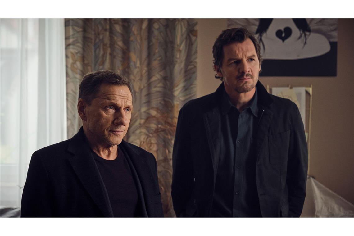 Thorsten Lannert (Richy Müller, li. ) und Sebastian Bootz (Felix Klare ) sehen sich einem Fall gegenüber, in dem die Leiche erst nach Wochen gefunden wurde.