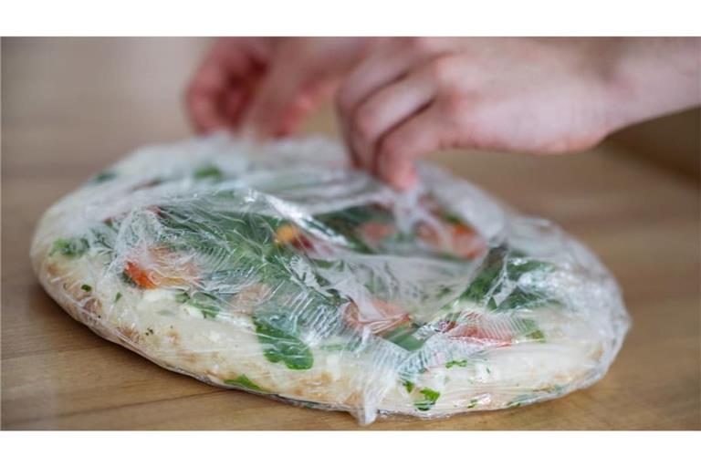 Tiefgekühlte Pizza landet seltener im Einkaufskorb. Andere TK-Produkte hingegen häufiger (Symbolbild).