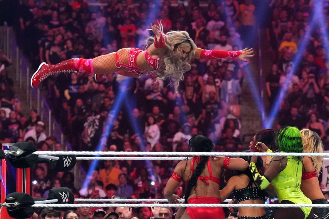 Alle Infos zur Übertragung in Deutschland Tiffany Stratton (hier beim "Royal Rumble" 2024) tritt bei "Crown Jewel" gegen Stephanie Vaquer an.
