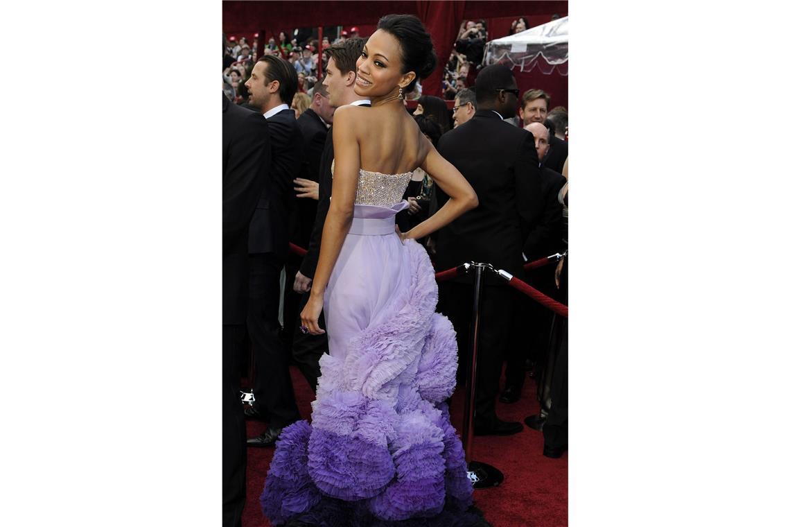Die schlimmsten Oscar-Kleider aller Zeiten Tiffy aus der Sesamstraße hat angerufen – sie möchte ihre Frisur zurück. <b>2010</b> lagen auch Givenchy und <b>Zoe Saldana</b> mächtig daneben.