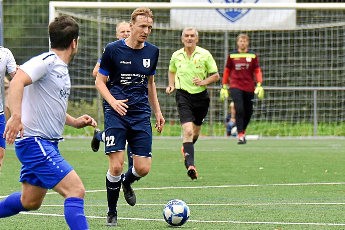 Unterweissach will der Favoritenrolle gerecht werden Tim Kaltenthaler (am Ball) und der SV Unterweissach sind der Titelfavorit. Foto: Tobias Sellmaier