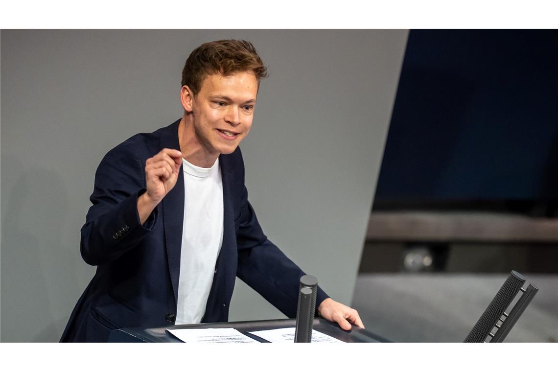 Timon Dzienus (Grüne) attackiert die Koalition wegen ihrer Bürgergeld-Reform.