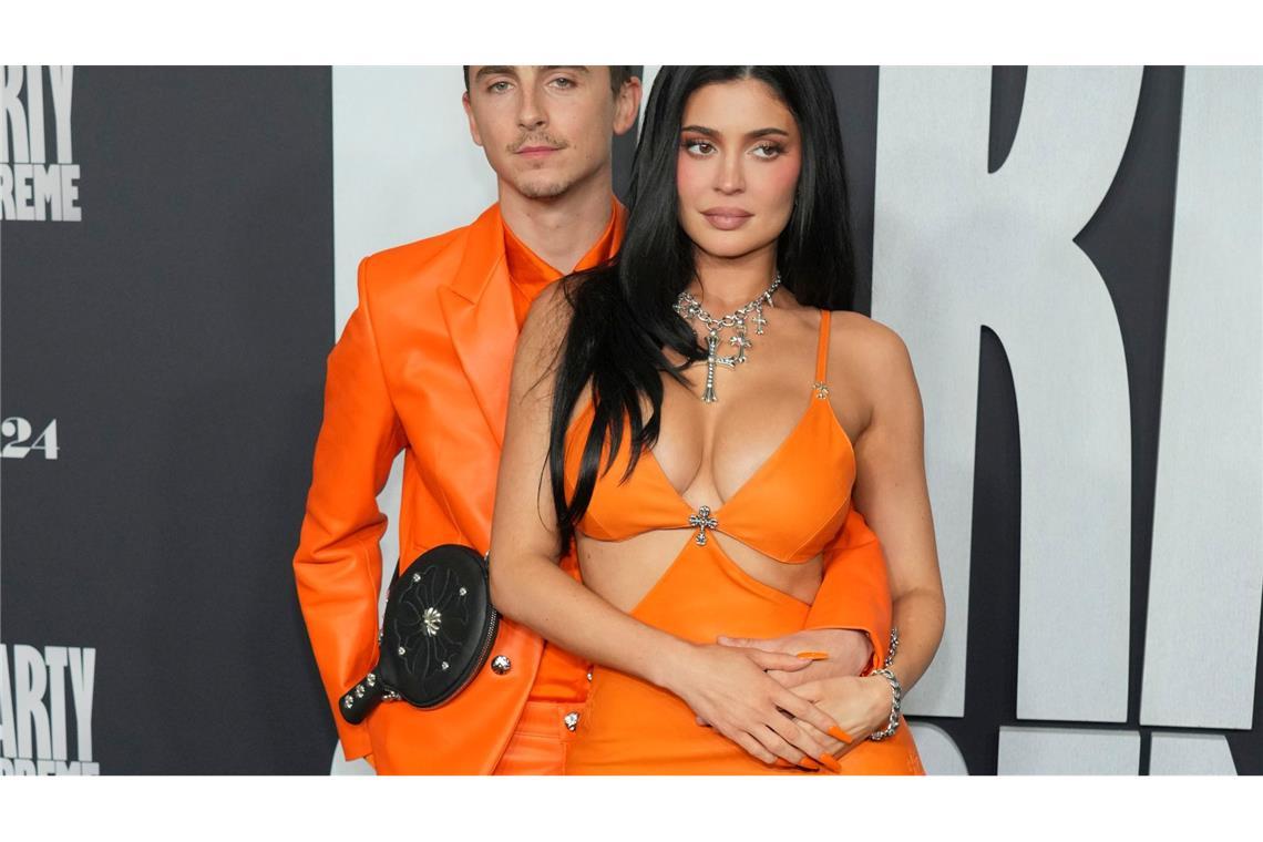 Timothee Chalamet (l) und Kylie Jenner bei einer Premiere von "Marty Supreme". (Archivbild)