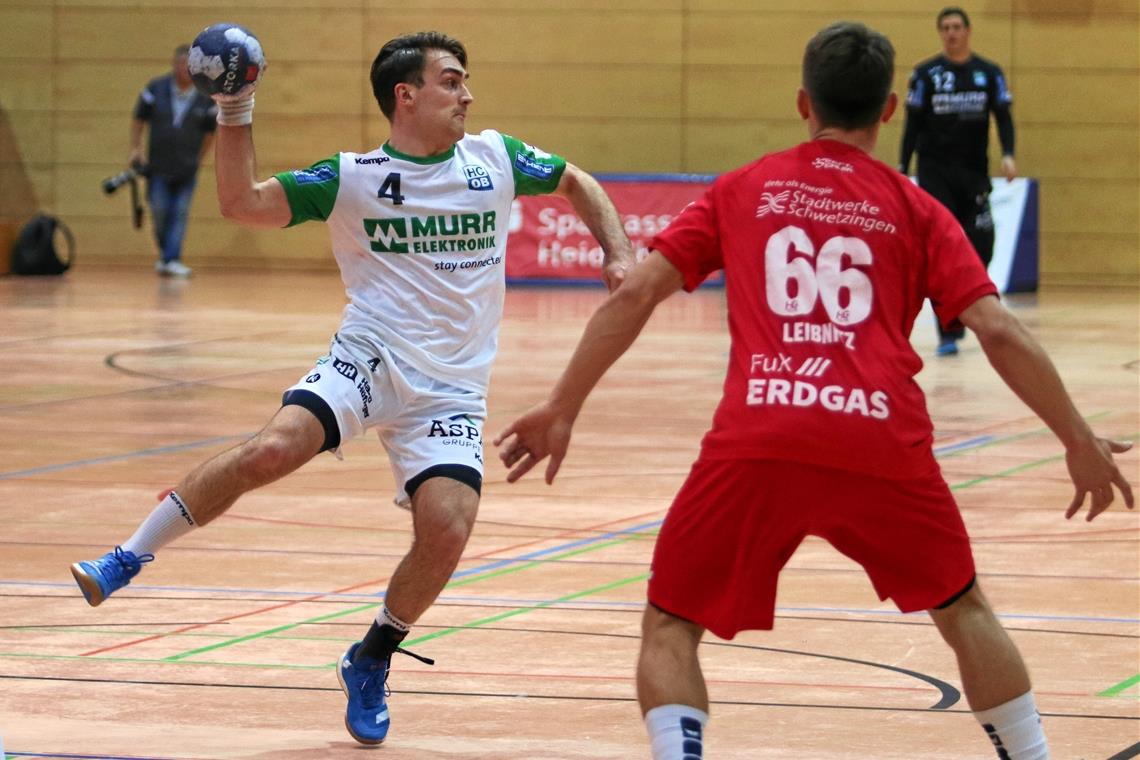 Für den HC Oppenweiler/Backnang zählen die beiden Punkte Tobias Gehrke (beim Wurf) landet mit dem HC Oppenweiler/Backnang einen wichtigen Auswärtserfolg. Foto: Alexander Hornauer