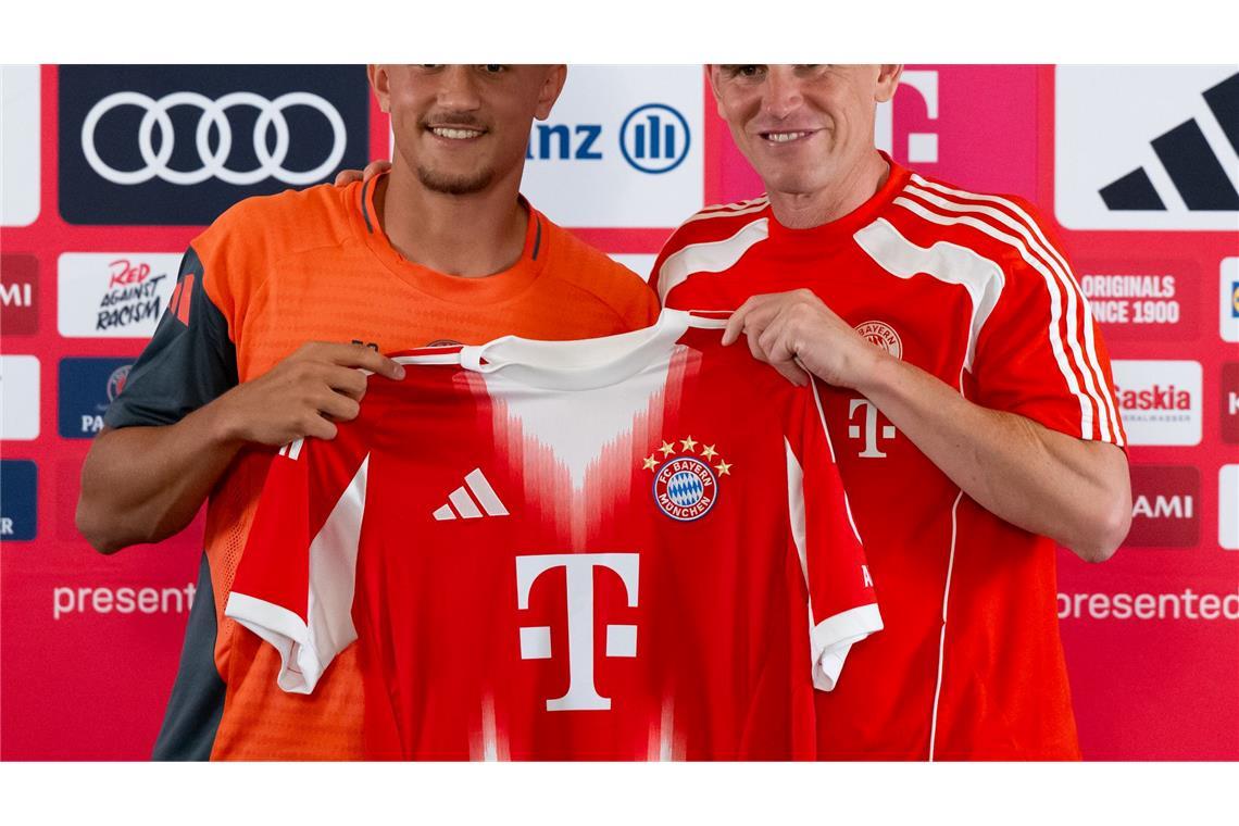Kompany zwischen Gruppensieg und Teamchemie Tom Bischof (l), hier bei seiner Vorstellung, will endlich im Bayern-Trikot ran.