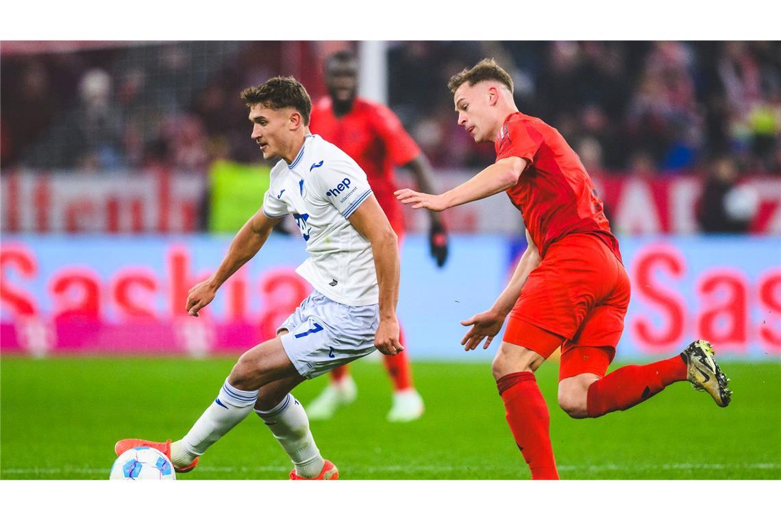 U21-Coach Di Salvo zur Club-WM: "Wie soll ich neutral sein?" Tom Bischof (l) und Joshua Kimmich sind vom Sommer an Teamkollegen.
