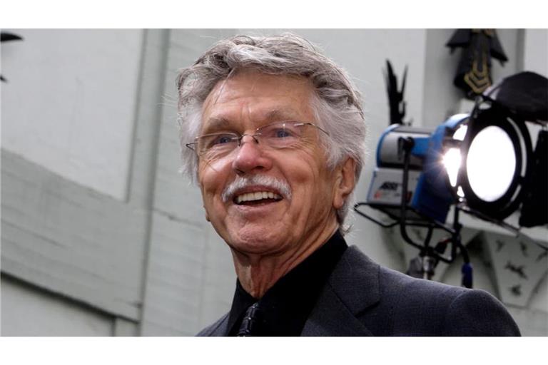 Tom Skerritt nimmt am 17. Mai 2010 im Grauman’s Chinese Theatre in Los Angeles an einer Zeremonie teil, bei der zu Ehren des Produzenten Jerry Bruckheimer Hand- und Fußabdrücke verewigt werden. (Archivbild)