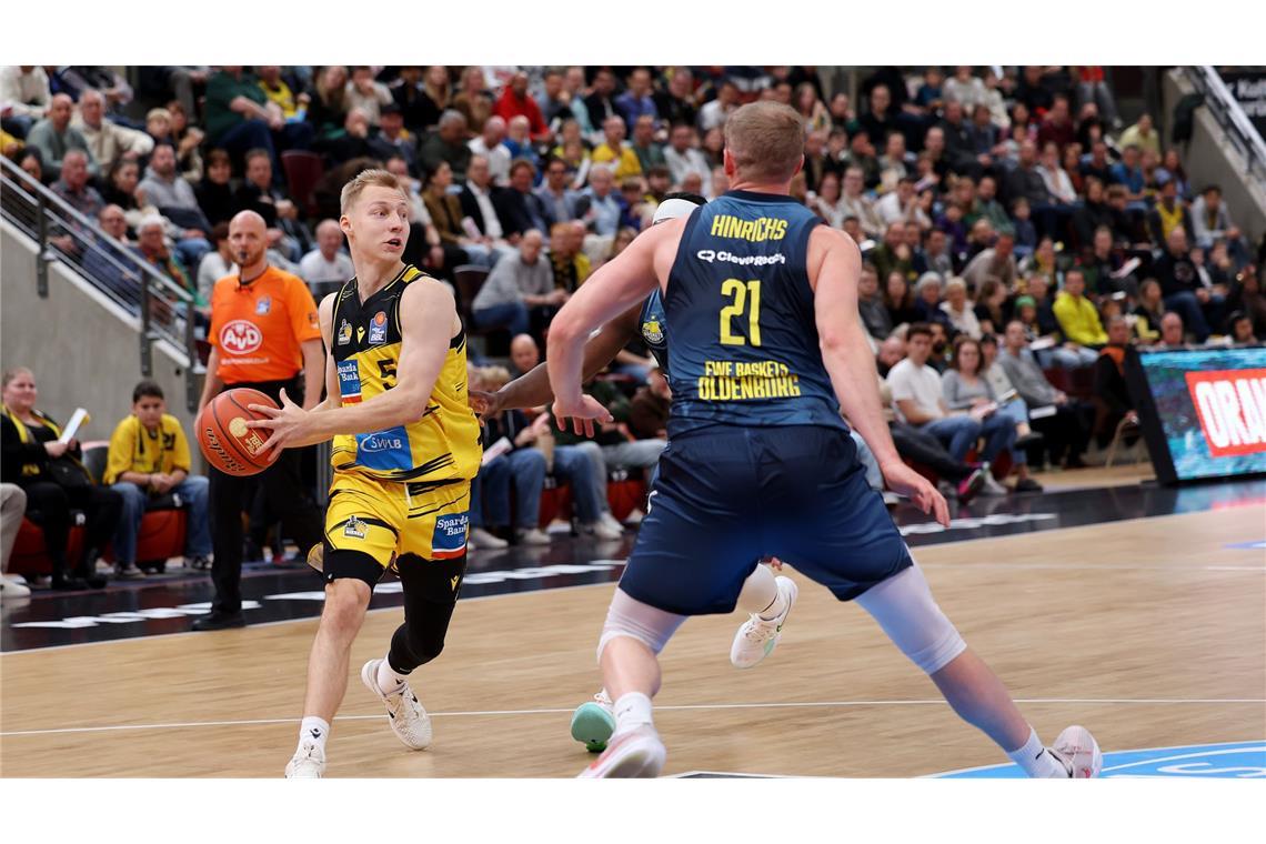 Toms Skuja (li.): kaum da und schon verletzt