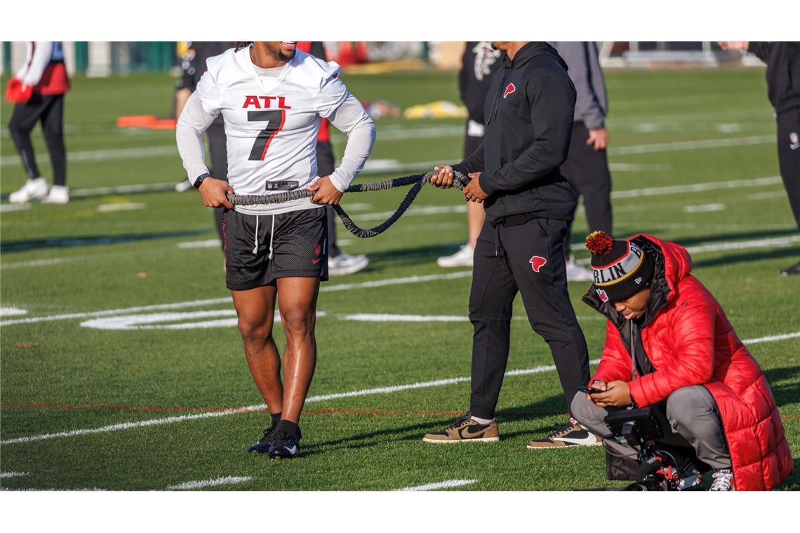 Touchdown-Flair in Berlin: Bijan Robinson trainiert mit den Atlanta Falcons.