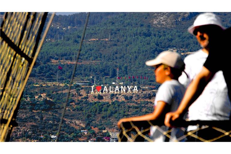 Touristen im beliebten türkischen Urlaubsziel Alanya