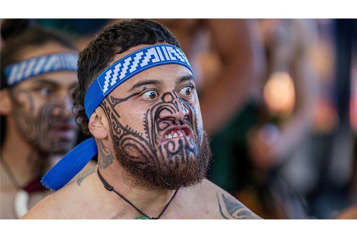 Neue Maori-Königin hält erste Rede nach dem Tod ihres Vaters Traditionen sind der indigenen Bevölkerung sehr wichtig.