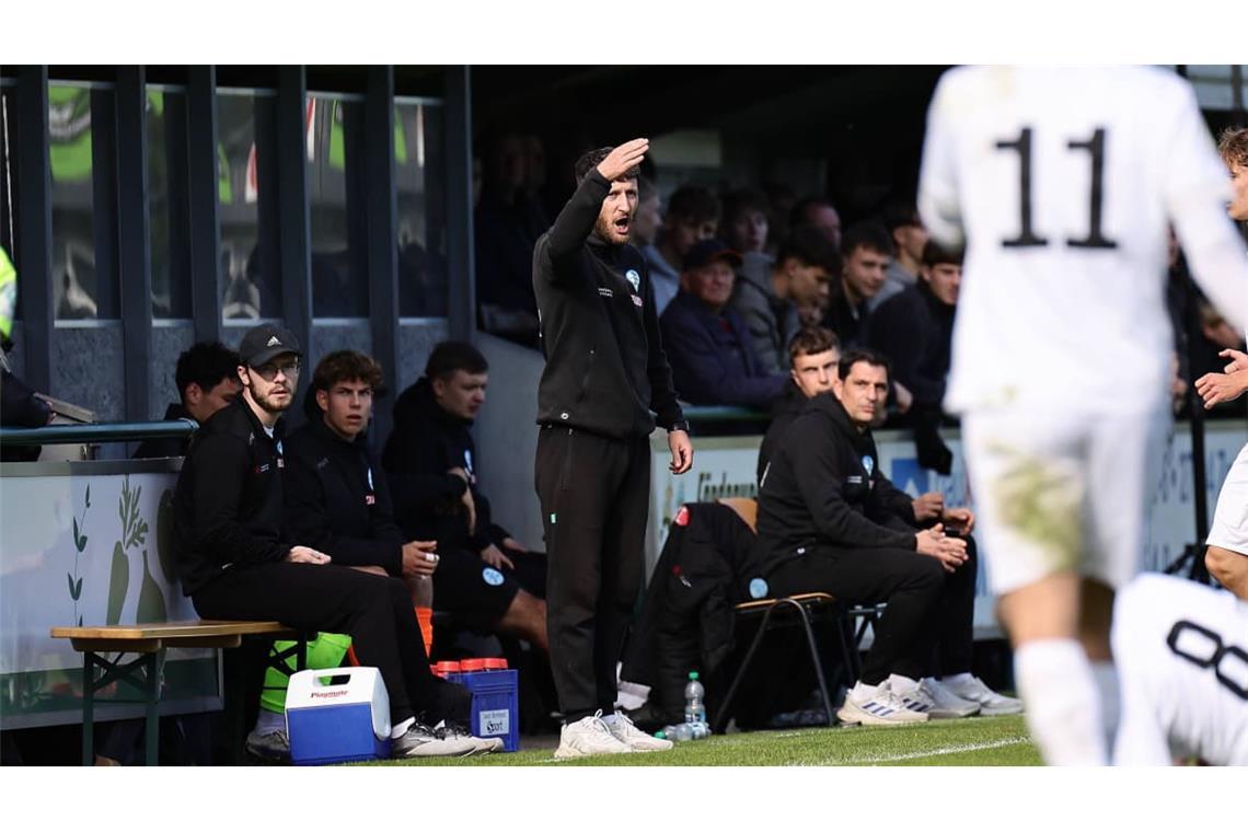 Trainer Harun Gülcan unterlag mit seinen A-Junioren beim Karlsruher SC.
