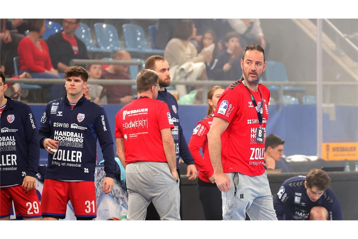 Romero-Team feiert ersten Heimsieg der Saison Trainer Iker Romero (re.) musste lange zittern.