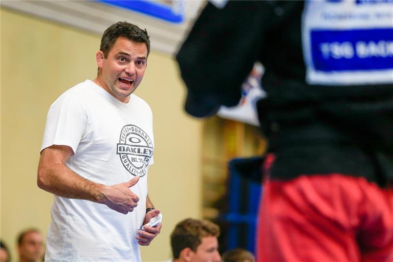 Trainer Jens Holderle steht mit dem Frauen- und dem Männerteam der TSG in Speyer vor schweren Aufgaben. Foto: Alexander Becher