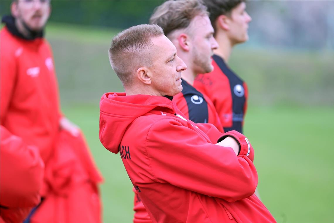 Das verflixte dritte Jahr des SV Allmersbach Trainer Johannes Stanke hängte sich mit seiner Elf rein, musste aber mitansehen, wie der Klassenverbleib verpasst wurde. Foto: Alexander Becher