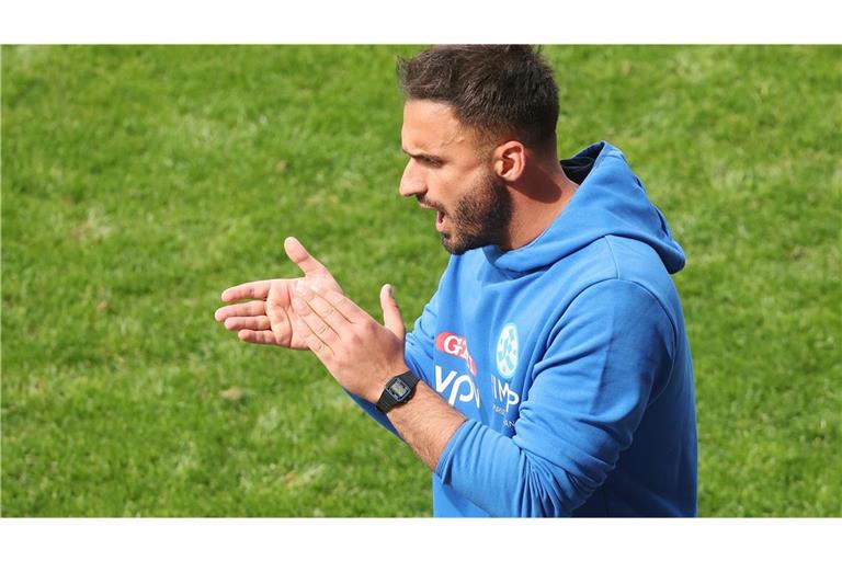 Trainer Kerem Arslan peilt mit eingespielter Elf einen Auswärtssieg in Walldorf an.          


Archivfoto: Baumann/Hansi Britsch