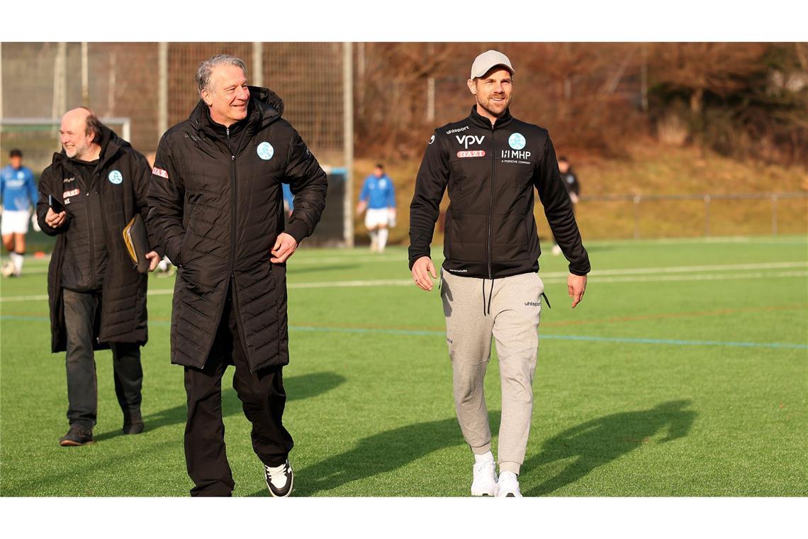 Trainer Marco Wildersinn (re.), Sportgeschäftsführer Lutz Siebrecht: Gute Laune vor dem Spiel.
