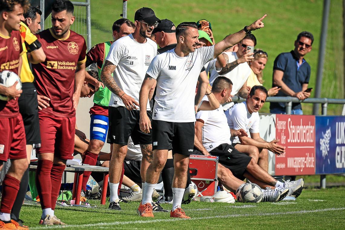 Trainer Mario Marinic und sein Team haben den einen noch nötigen Erfolg geholt, um den Abstieg zu verhindern. Foto: Alexander Becher