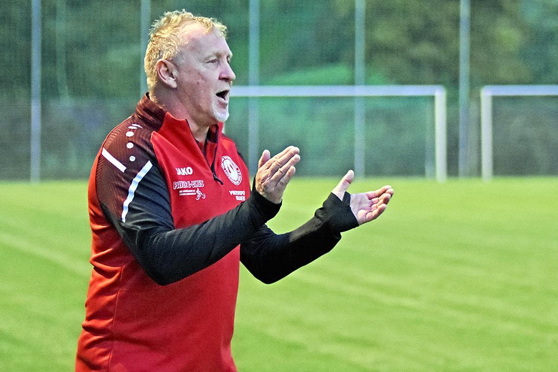 SV Spiegelberg oder TSV Lippoldsweiler: Wer legt nach? Trainer Markus Sailer hofft, den TSV Lippoldsweiler zu einem Sieg beim SV Spiegelberg führen zu können. Foto: Tobias Sellmaier