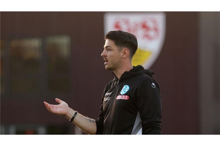 Trainer Max Füssenhäuser gewann mit der U17 der Kickers in der DFB-Nachwuchsliga beim VfB Stuttgart mit 1:0.