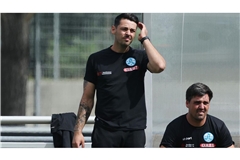 Trainer Max Füssenhäuser trifft mit der U17 auch auf Borussia Mönchengladbach und Bayer Leverkusen.     
Fotos: Imago/Eibner