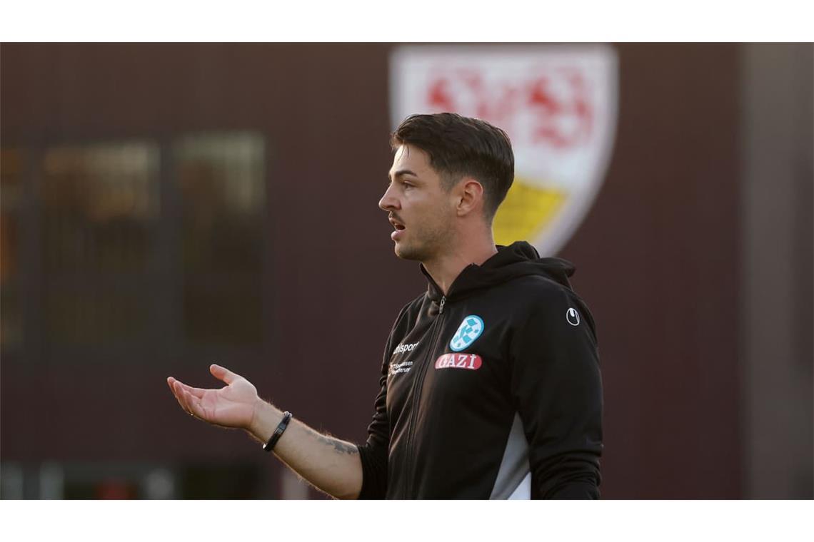 Trainer Max Füssenhäuser und die U17 der Kickers spielt bisher eine sehr gute Runde.