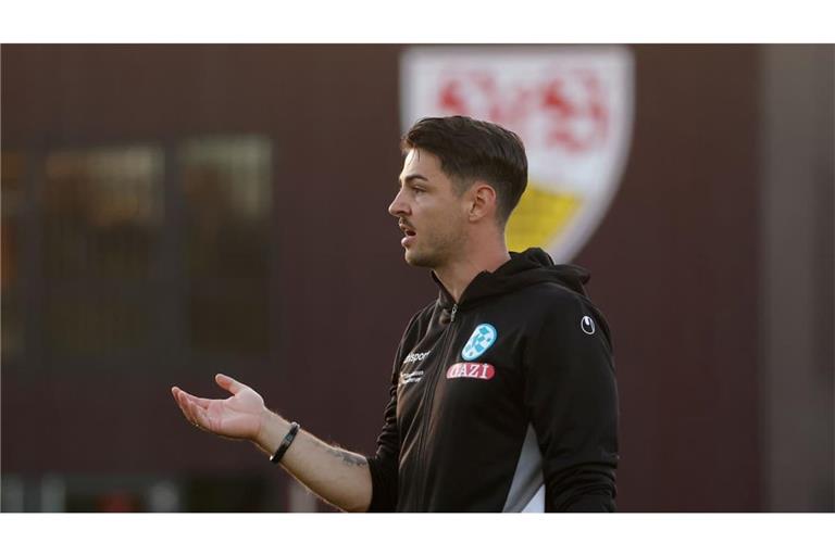 Trainer Max Füssenhäuser und die U17 der Kickers spielt bisher eine sehr gute Runde.