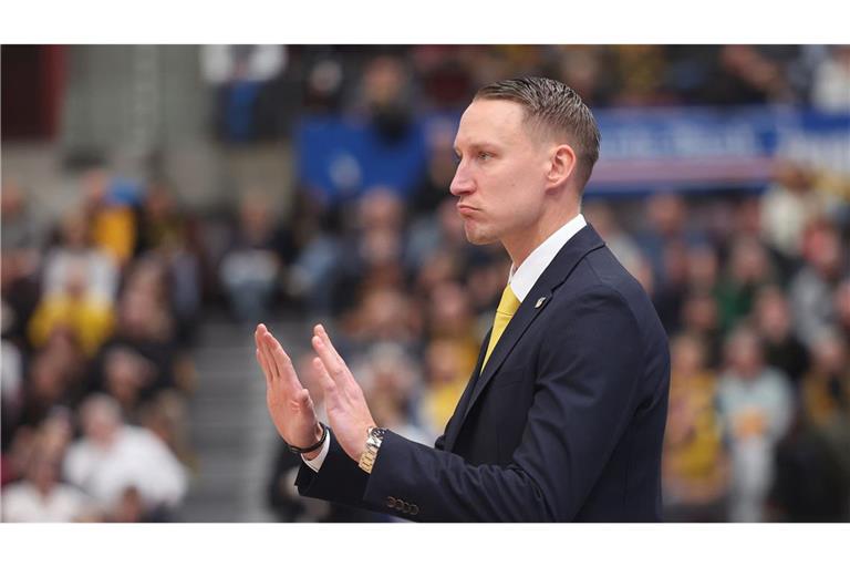 Trainer Mikko Riipinen bekommt eine weitere Alternative im Kader.