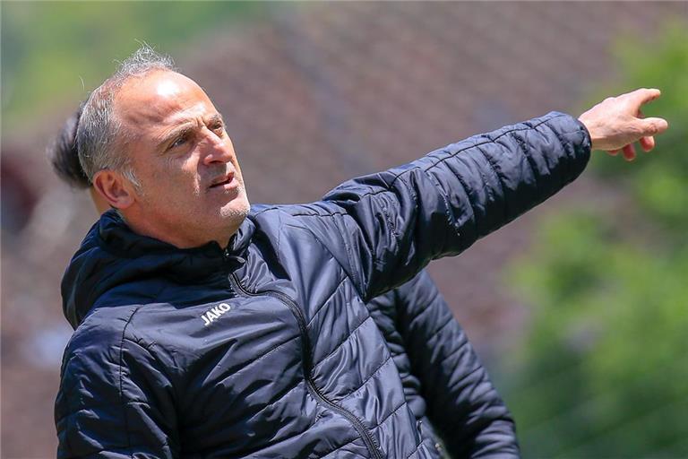 Trainer Onufrios Michailidis will den TSC Murrhardt in der Tabelle langsam weiter nach oben führen. Foto: Alexander Becher