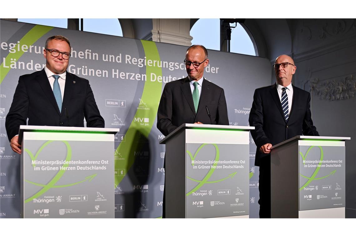 Ost-Länder wollen von Rüstungsmilliarden profitieren Treffen der ostdeutschen Ministerpräsidenten mit Bundeskanzler Friedrich Merz (CDU)