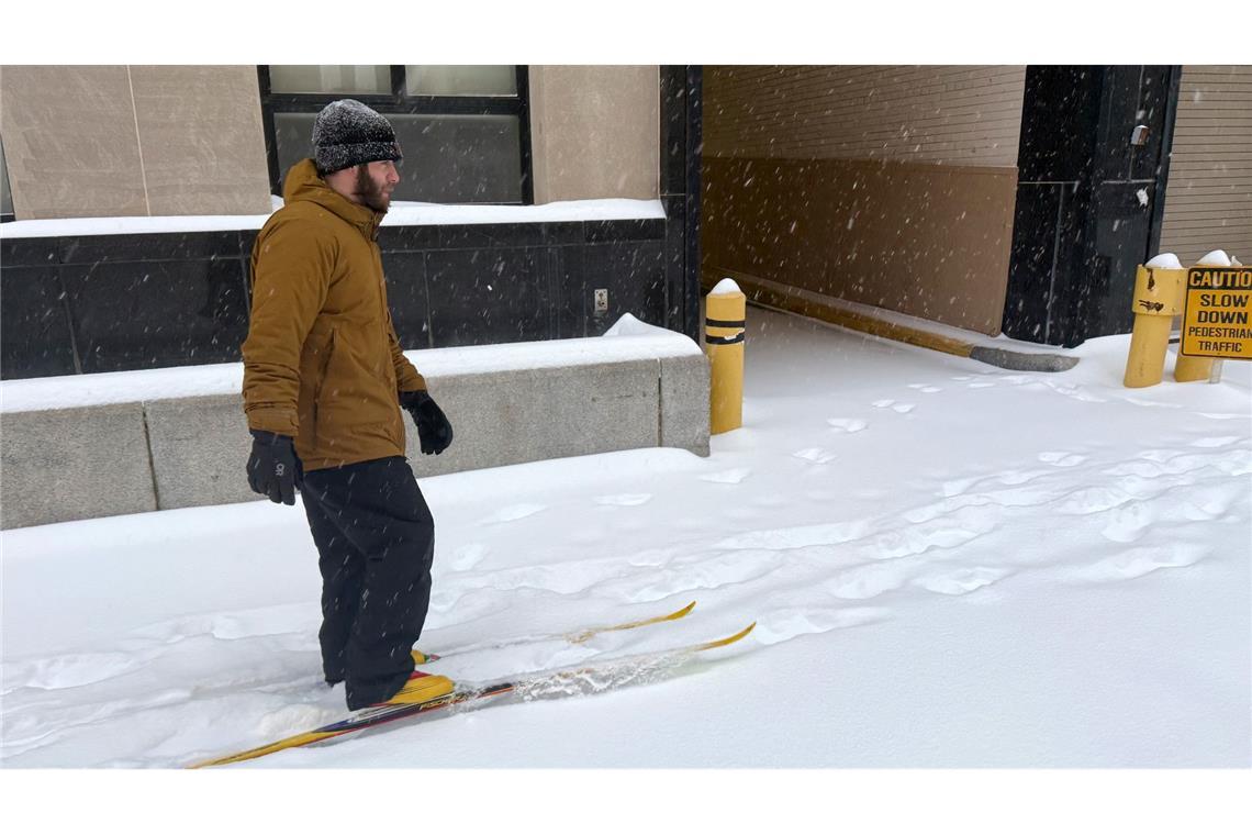 Trotz der vielerorts angespannten Lage prägten auch fröhliche Winterszenen das Stadtbild.