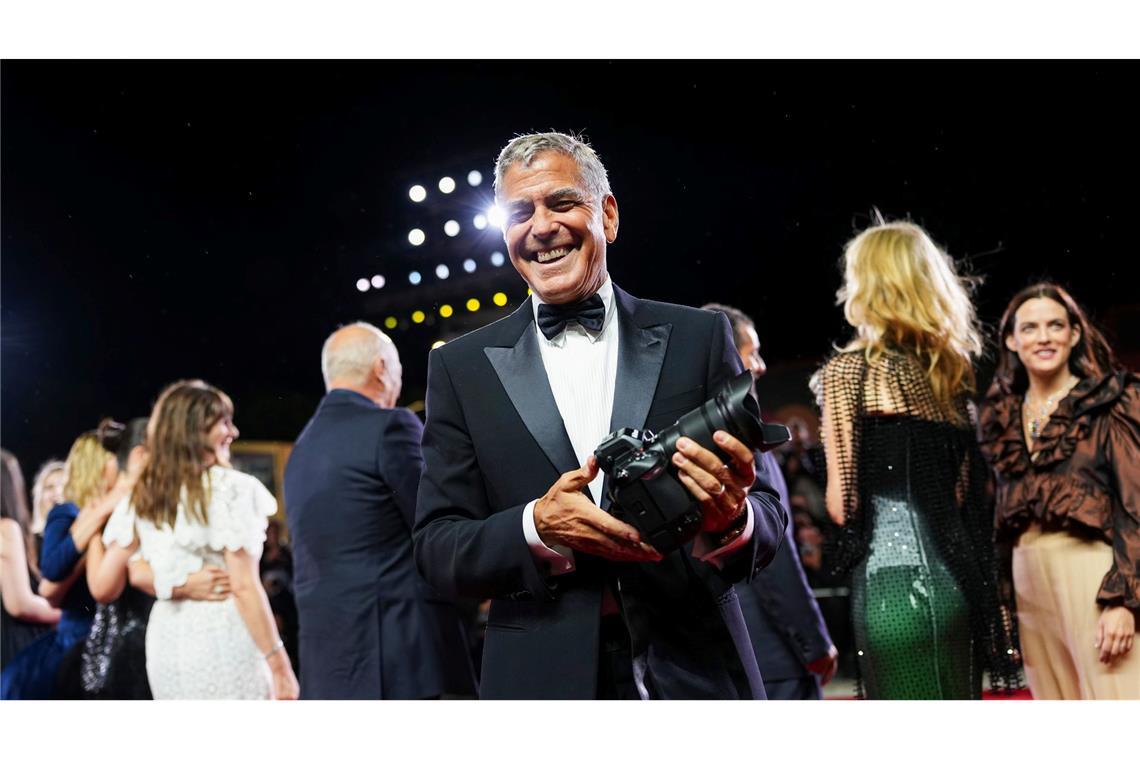 George Clooney trotz Krankheit auf dem roten Teppich Trotz Krankheit mit guter Laune: George Clooney.