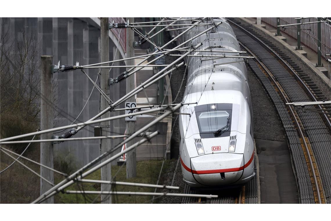 Pro Bahn: Keine Sprünge bei der Pünktlichkeit zu erwarten Trotz neuer Bahnchefin: Pro Bahn dämpft Hoffnungen auf deutlich pünktlichere Züge (Symbolfoto).