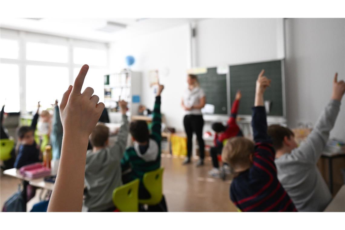 Trotz sinkender Geburtenzahlen wächst die Zahl der Grundschüler in Baden-Württemberg weiter. (Symbolbild)