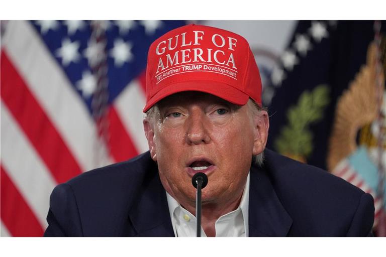 Trump besuchte in Florida eine neue Haftanstalt für Migranten.