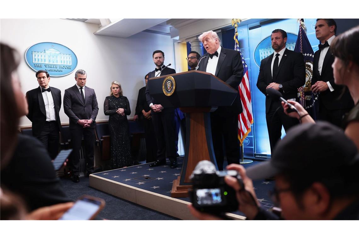 Trump briefte die Presse nach dem Vorfall.