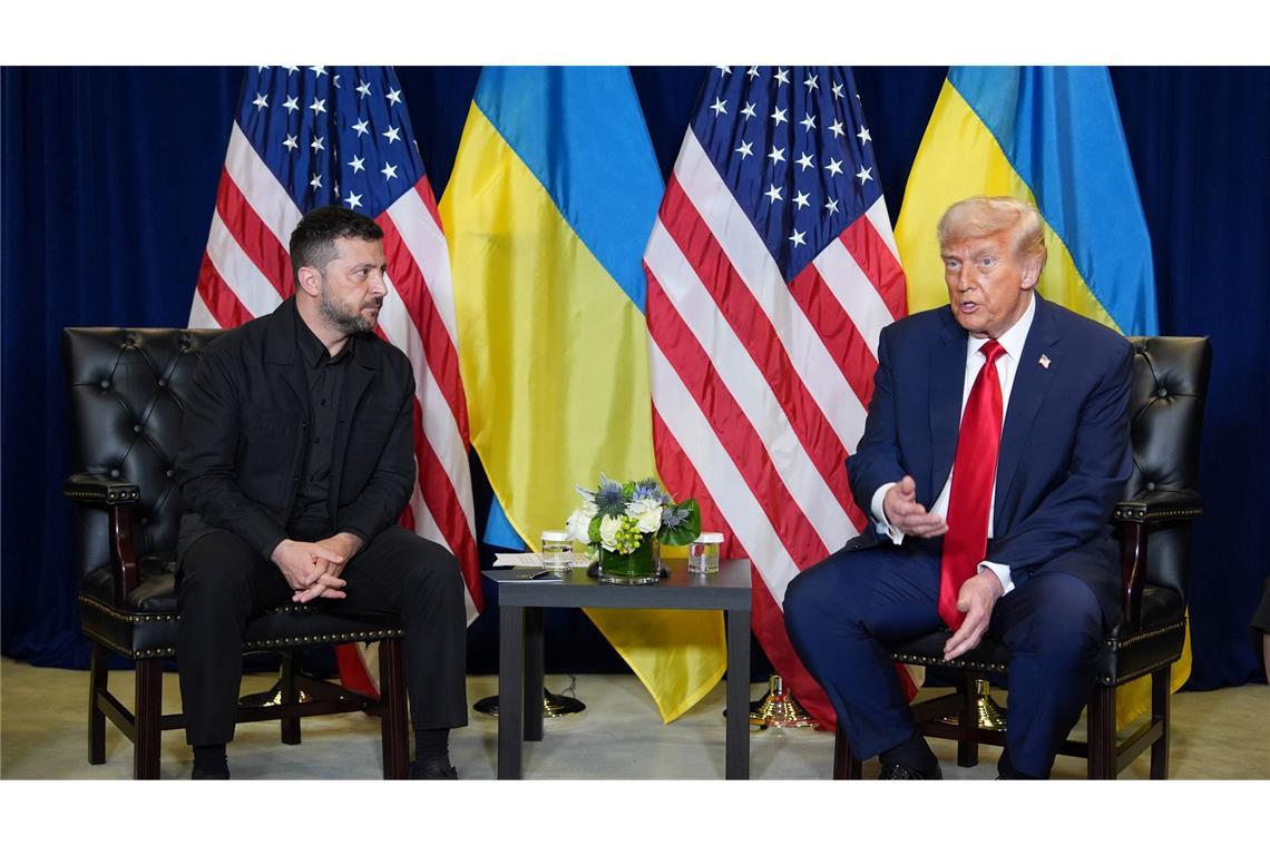 Trump: Ukraine kann ihr Gebiet mit Verbündeten zurückerobern Trump hat sich in New York mit Selenskyj getroffen - kurz danach äußert er sich zur Zukunft des von Russland angegriffenen Landes.
