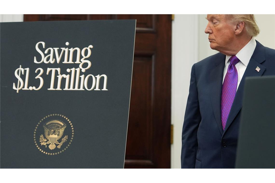 Trump verspricht sich große Einsparungen durch seinen Anti-Klima-Kurs.