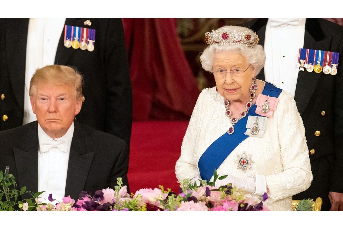 Trump beim König: Fünf unbequeme Themen reisen mit Trump war schon einmal zum Staatsbesuch in Großbritannien - damals noch mit der Queen (Archivbild).