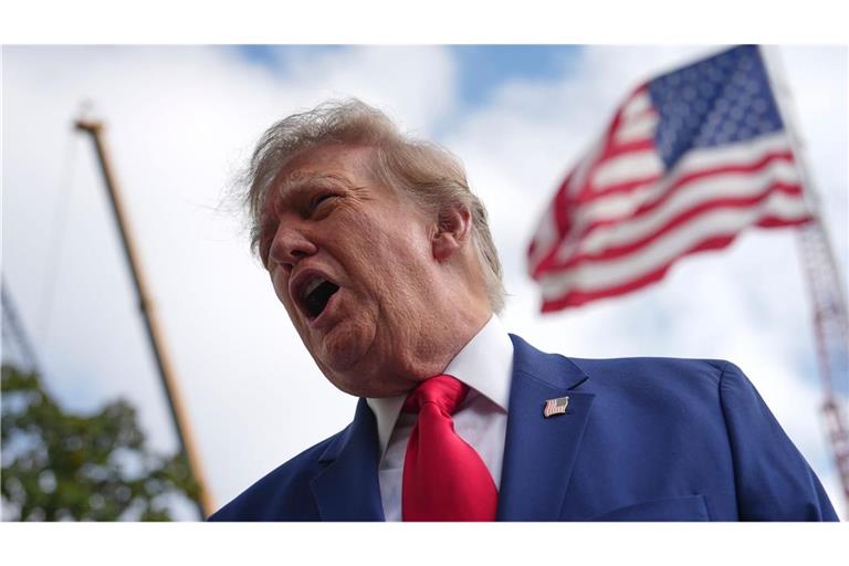 Trump will eigenen Aussagen zufolge nicht für die Drosselung des Satelliteninternets in der Ukraine verantwortlich gewesen sein.