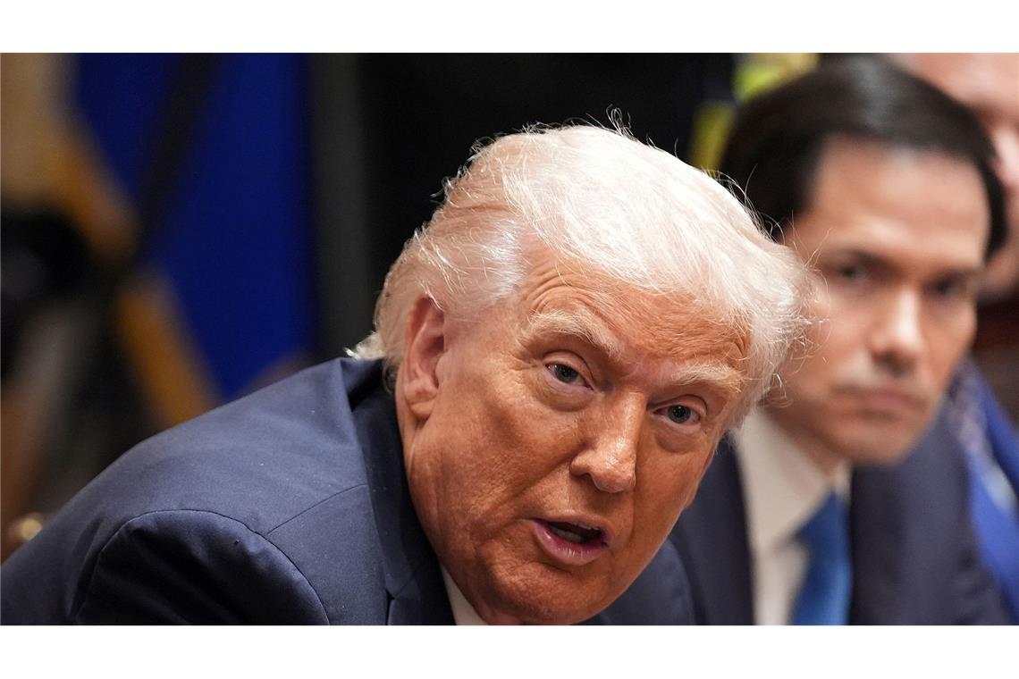 Trump: Glaube nicht, dass die Ukraine den Krieg gewinnt Trump wurde auf seine frühere Äußerung angesprochen, dass die Ukraine von Russland besetzte Gebiete zurückgewinnen könnte.