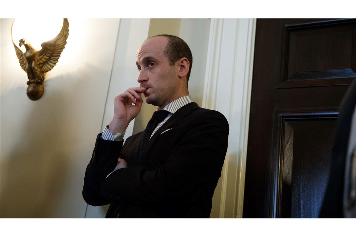 Kontroverse Kandidaten: Wie Trumps Regierung aussehen könnte Trumps Ex-Berater Miller plant Massenabschiebungen. (Archivbild)