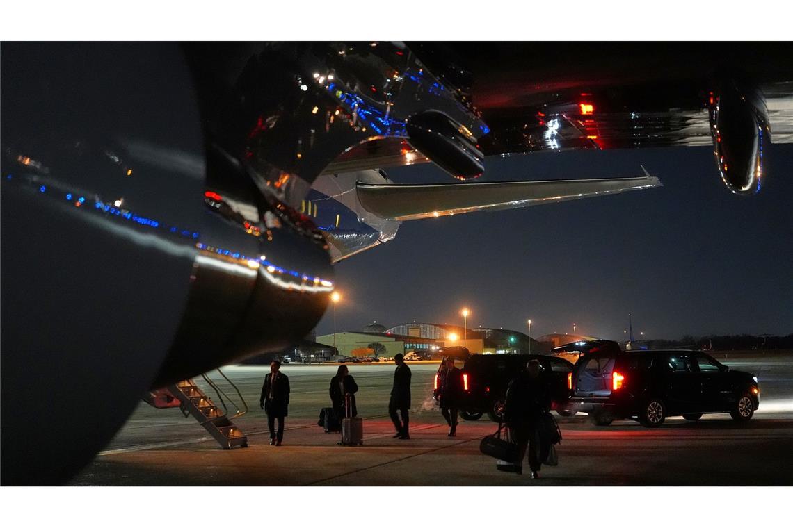 Trumps Sprecherin hatte von einem "kleinen elektrischen Problem" an der Maschine gesprochen.